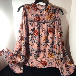 MISS ME Bell Sleeve cutout shoulder velvet blouse
